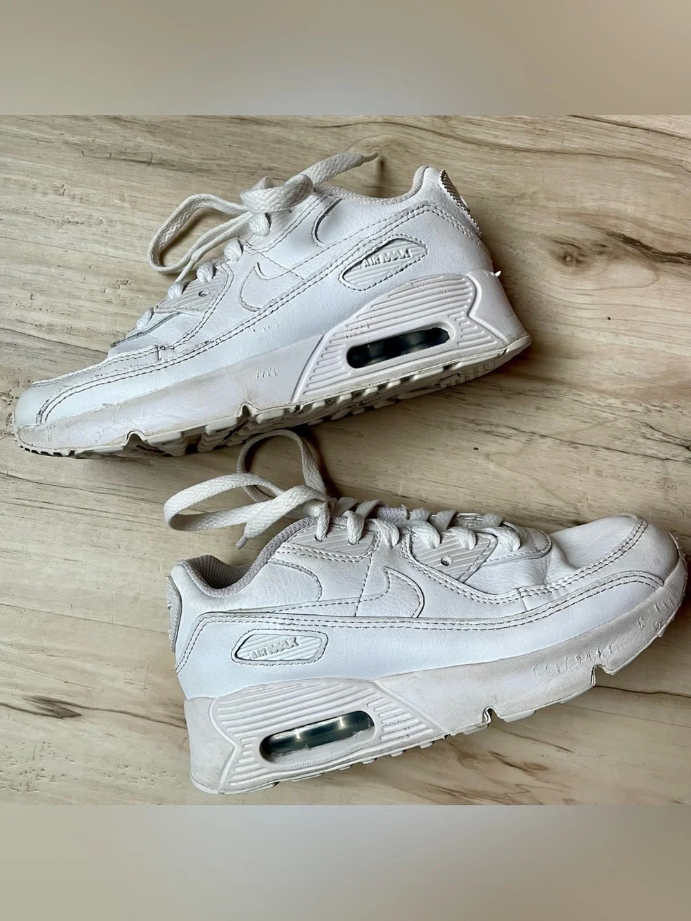 Nike White Air Max Leather Sneakers children’s size 1.5 Y